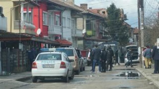 При спецакция! 13 арестувани в кв. „Нов път“ във Видин, единият от тях е обявен за международно издирване