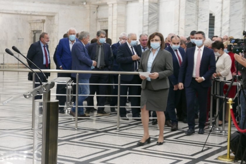 Корнелия Нинова гледа към коалиция с "Има такъв народ"
