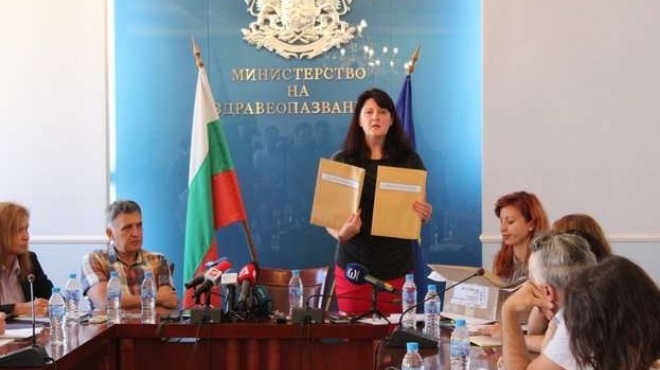 В Министерството на здравеопазването официално бяха отворени офертите за закупуване