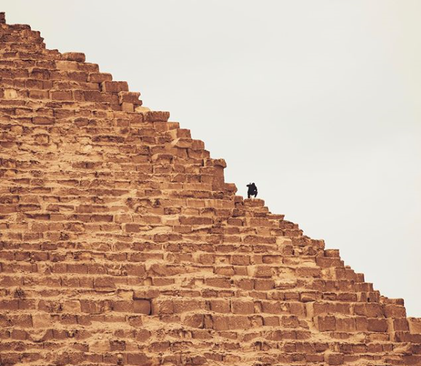 Инфлуенсър с 3 1 млн последователи в Instagram и близо 2