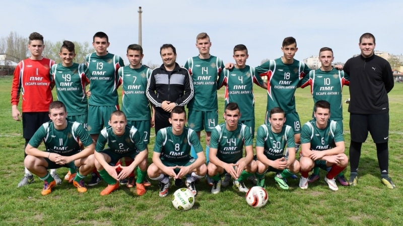 Математическата победи Английската с 5 1 при юношите 11 12 клас Победата