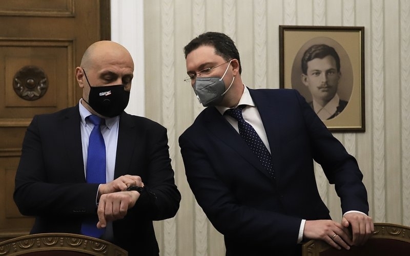 Най голямата новина преди парламентарните избори на 4 април беше отсъствието