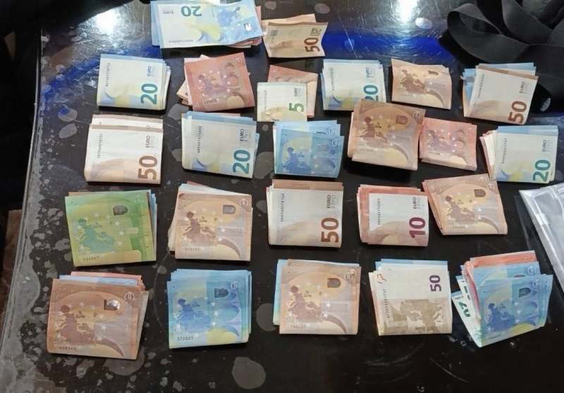 МВР удари отново: 7 задържани и иззети над 50 бона при акция "Купен вот" в Новачене /снимки/