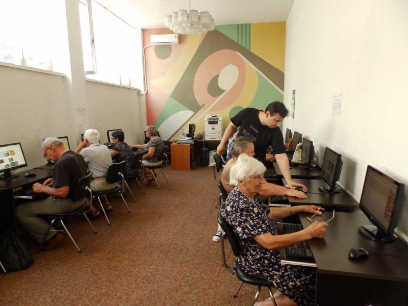 От 14 до 18 май в компютърната зала на регионална