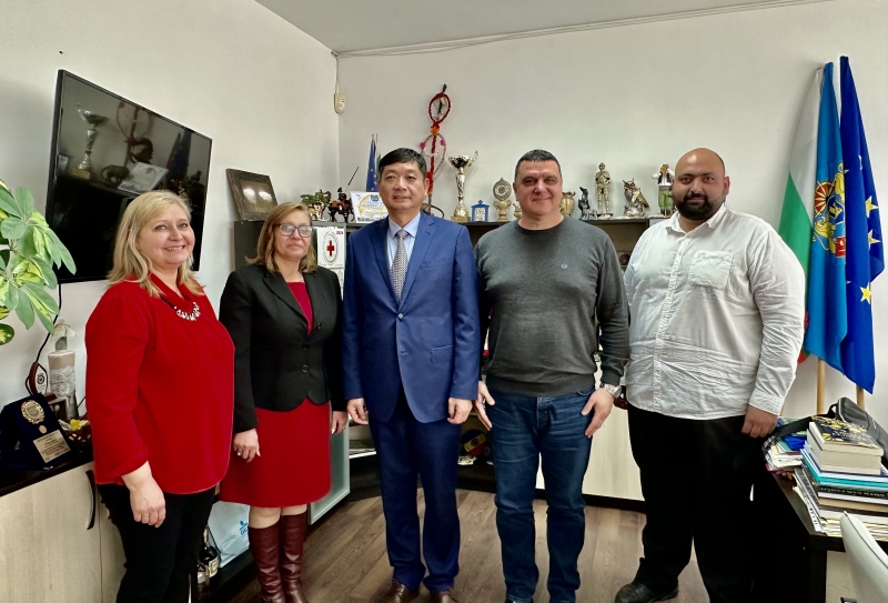 Росен Добрев посрещна в Оряхово директора на китайския културен център ...