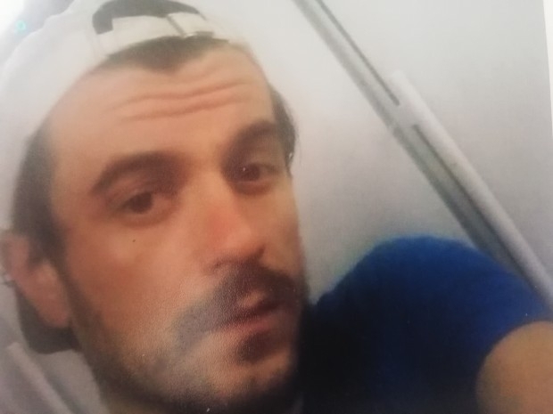 Полицията в Шумен издирва 36 годишния Мартин Велинов Вангелов по молба