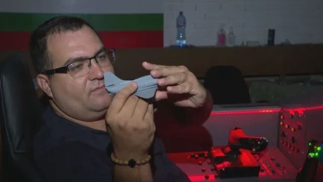 Авиоинженерът д р Недислав Веселинов пресъздаде инцидента на Граф Игнатиево L 39 е