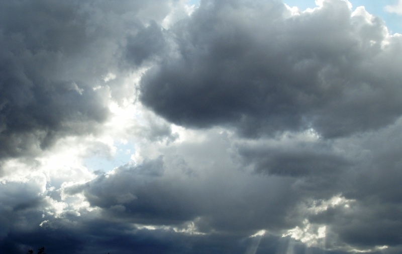 До сутринта валежите от сняг и дъжд почти навсякъде ще