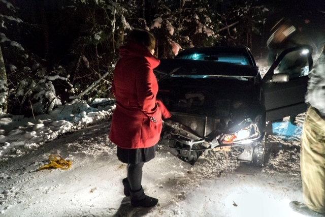 Пиян младеж е катастрофирал с БМВ то си в Мизия съобщиха