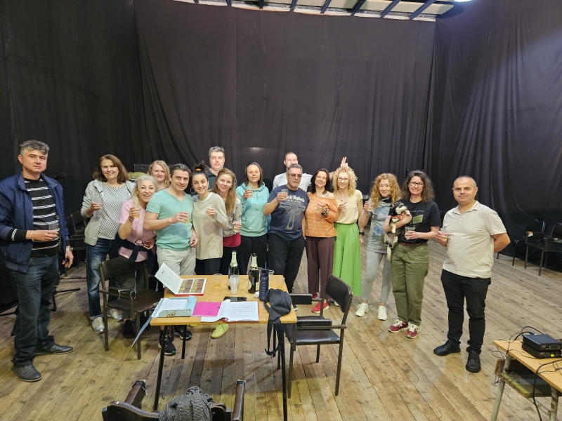 След поредица от успешни нови постановки Драматично куклен театър Враца започна репетиции