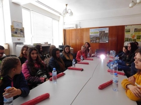 Ученици от СУ Димитър Маринов в Лом с интереси в