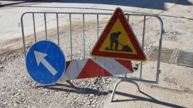 Временно е ограничено движението по 2 натоварени улици във Враца