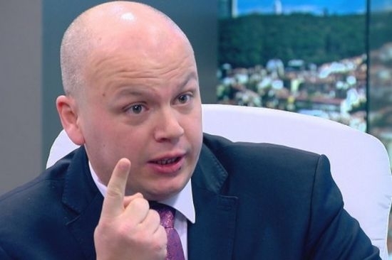 Конструктът на правителството е счупен на ниво доверие Всяко решение