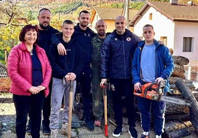 Мартин Харизанов и МГЕРБ – Враца осигуриха 7 кубика дърва за клуб „Романтика“ в Згориград /снимки/