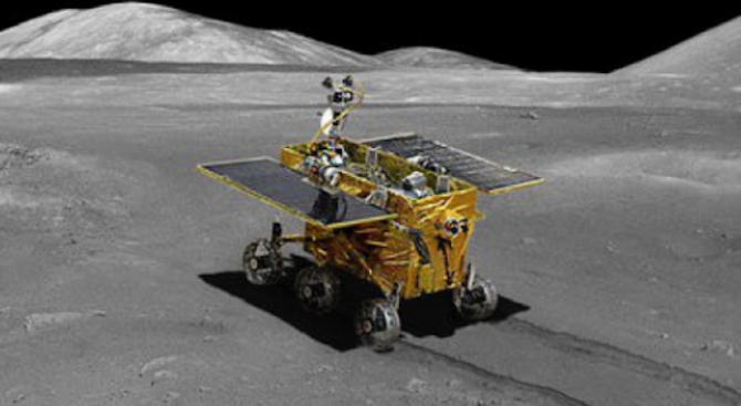 Китайският роувър Юйту 2 откри странен гелоподобен материал на тъмната страна