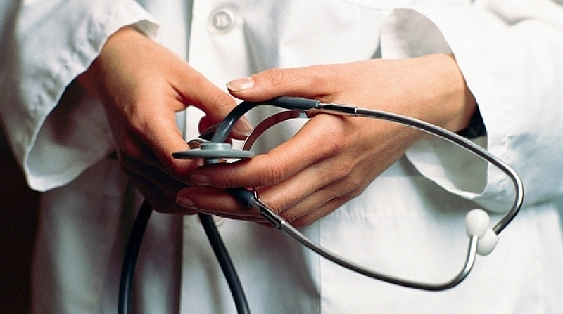 Родители на дете нападнаха медик в болницата в Шумен По