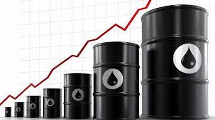 Петролът рязко поскъпна при отварянето на големите борси днес Суровият