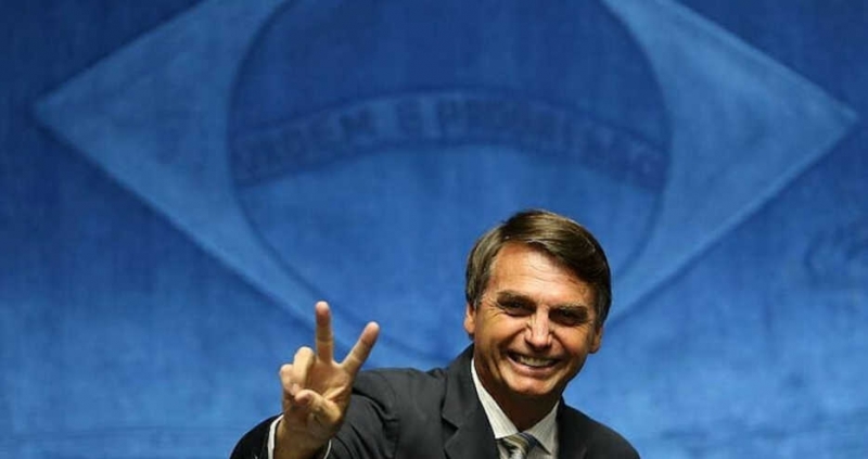 Бразилският кандидат за президент Жаир Болсонаро беше намушкан с нож