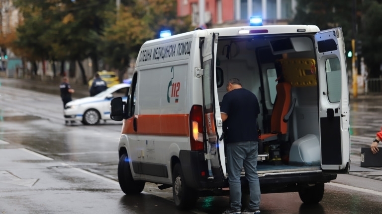 Млад шофьор отнесе „Ауди“ с надрусан водач във Видин, 2-ма са в болница
