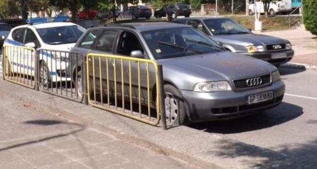 Млад мъж е бил блъснат на пешеходна пътека в Мездра