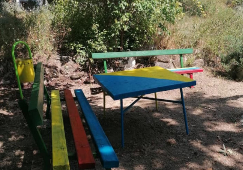 С обновяването на дървената беседка в село Буковец продължават инициативите