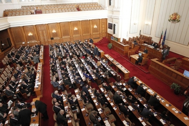 Народното събрание закри Специализирания и Апелативния специализиран наказателен съд Законотворците