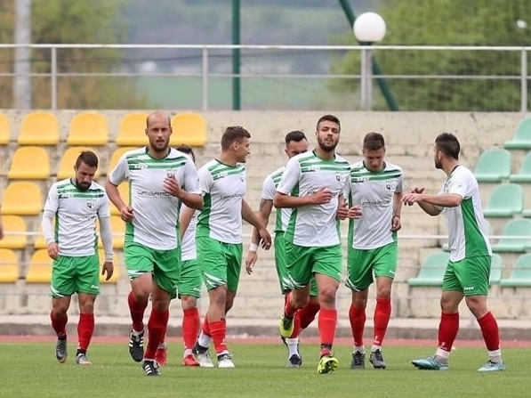 В контролна среща в Правец новакът във Втора лига Кариана