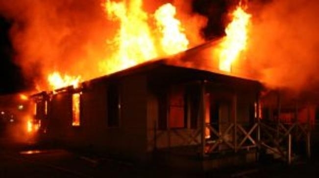 Пожар е избухнал в селскостопанска постройка във врачанското село Три кладенци