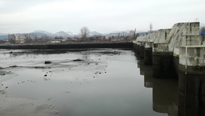 Преди минути бе открит трупа на бебето във Водното огледало на