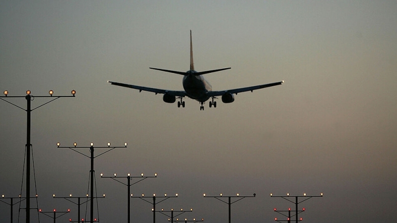 Стачка на летище Роаси Шарл де Гол в Париж днес доведе