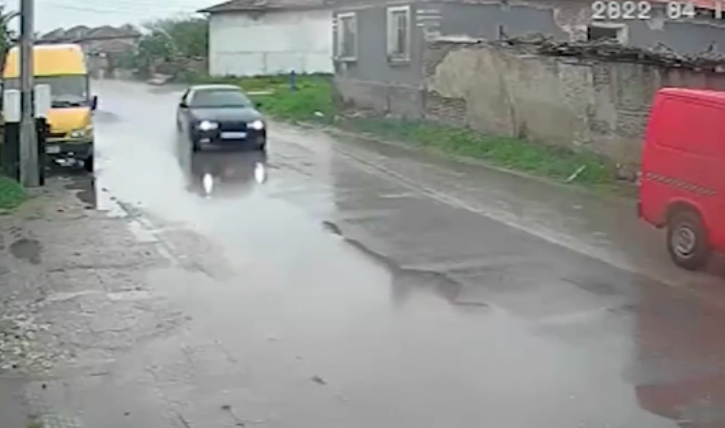 Инцидент в Шишманци се размина по чудо без жертви Шофьор
