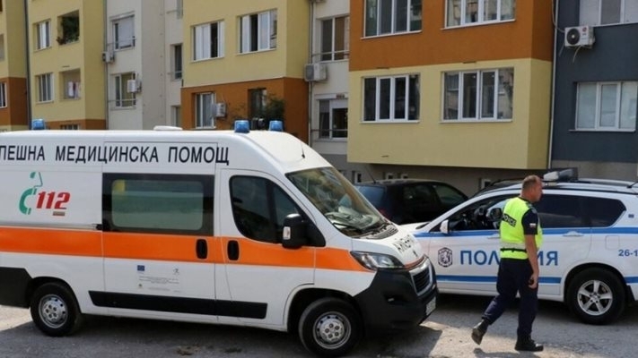 Мъж преби майка си, вкараха го в лудницата във Враца
