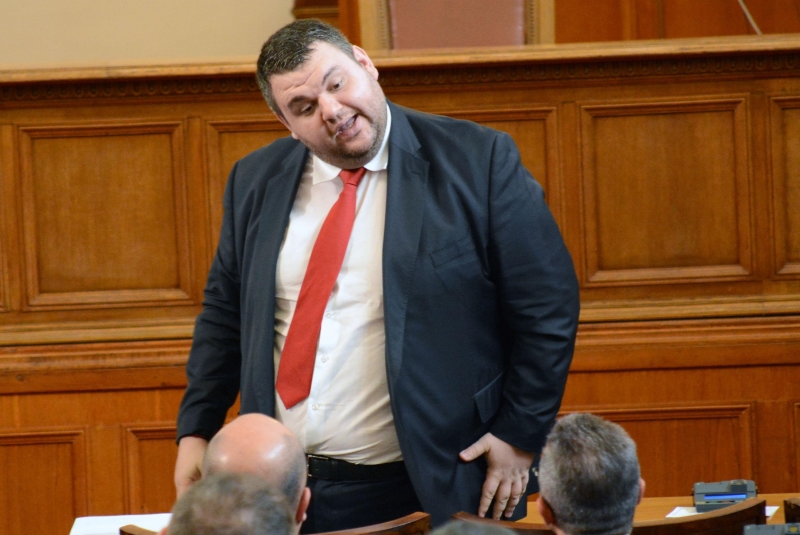 Делян Пеевски не дава да се пипат Горанов и Караниколов, ББР остава негова