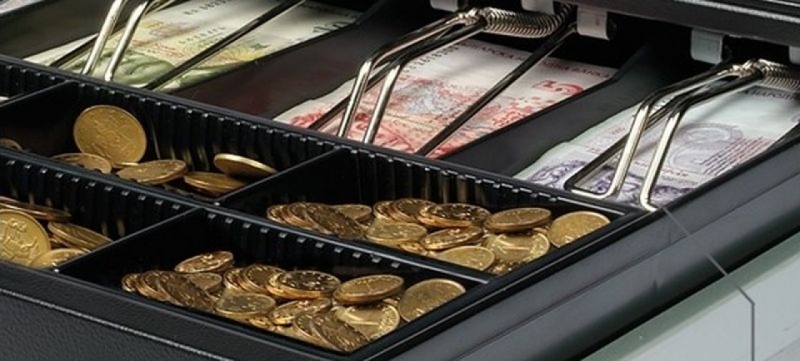 Неизвестен извършител откраднал монетник с пари от хранителен магазин в