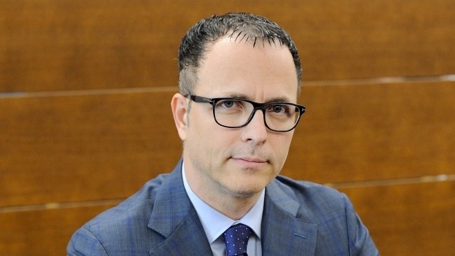 Докато Стоян Мавродиев се пазари за лични имотни сделки с