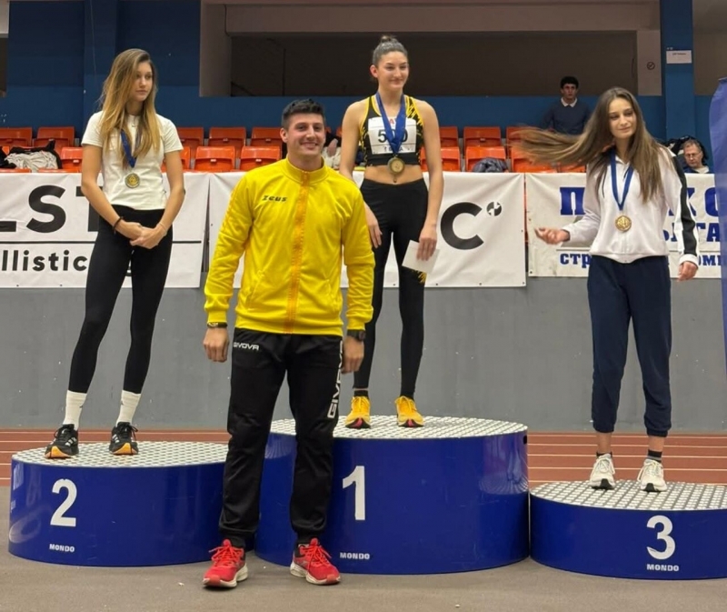 Състезателката на врачанския Атлетически клуб Ивайло Младенов Анжелина Петкова спечели