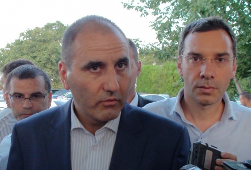 Заместник-председателят на ГЕРБ Цветан Цветанов и кметът на Бургас Димитър
