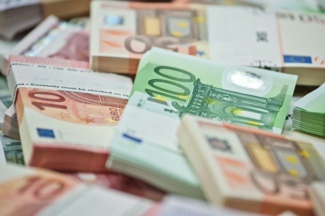 Държавата ще стартира кампания как да се разпознават фалшиви европари