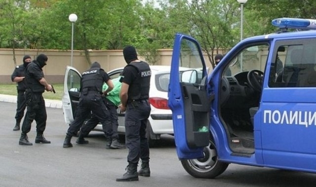 Престъпна група занимаваща се с трафик на мигранти и експлоатация