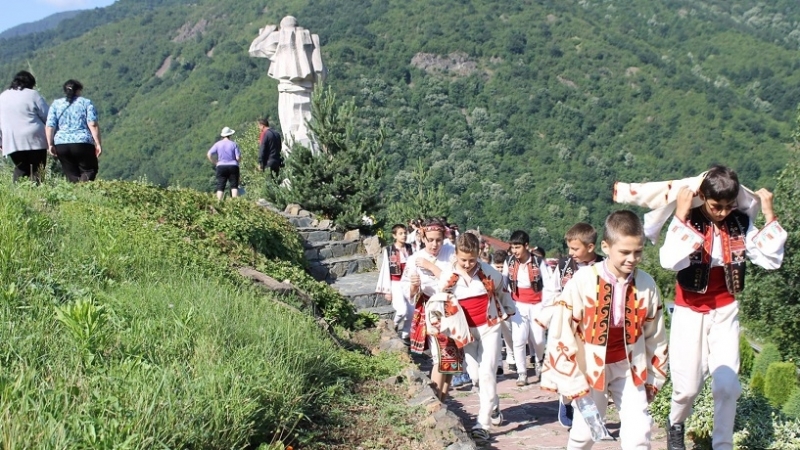 Общинският съветник от Народен съюз в Мездра Огнян Петров който се