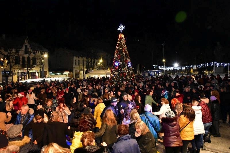 Дунавското хоро ще звучи навръх Нова година на площада в