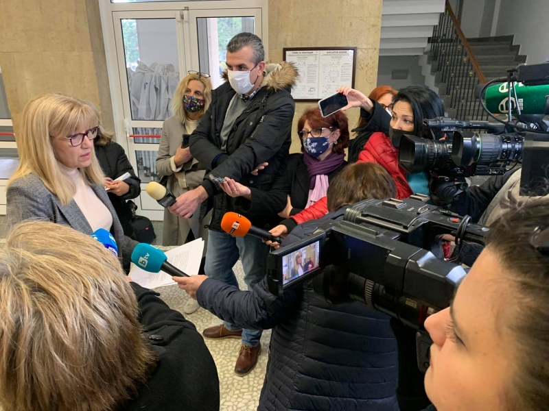 В момента държавата и гражданите се намират в сложна ситуация