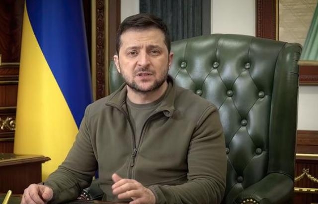 В среднощното си обръщение президентът Зеленски критикува решението за таван