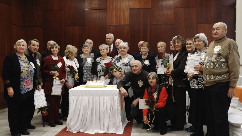 11 двойки от община Мездра отпразнуваха златна сватба в Деня