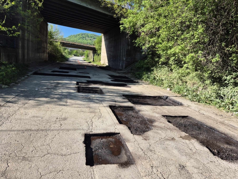 Започна текущ ремонт на компрометирани участъци от първостепенната улична мрежа