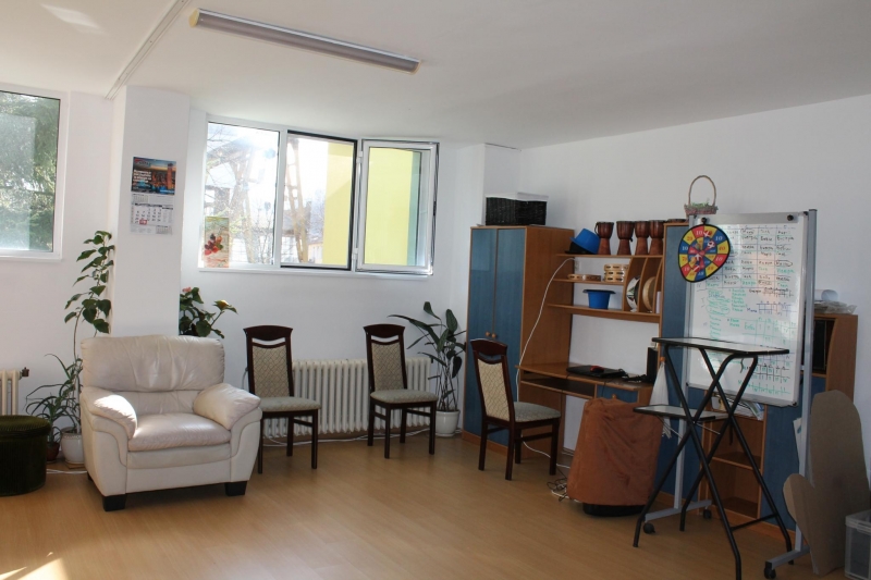 Полицаи издирват вандал, оставил социален дом в Монтанско без ток