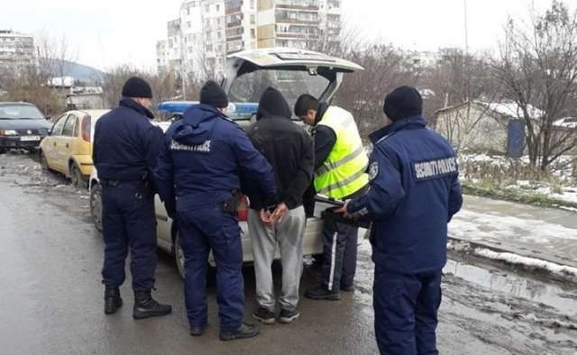 Полицаи са преследвали пиян шофьор край Козлодуй, съобщиха от пресцентъра