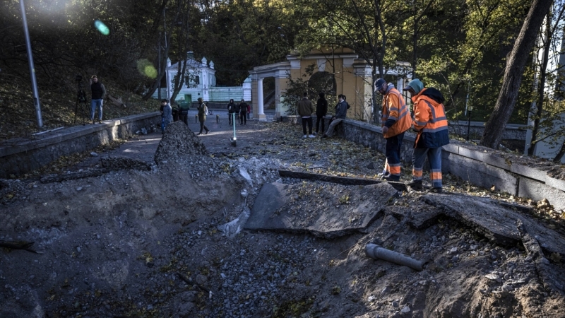 118 миньори останаха под земята в Днепропетровска област заради ракетните