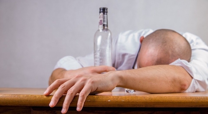 Девети сме по употреба на алкохол сред 189 страни Това показва проучване