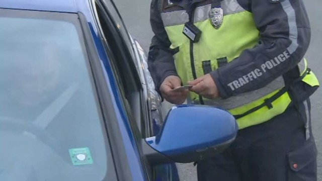 Полицаи са хванали двама мъже с нередовни коли във Враца